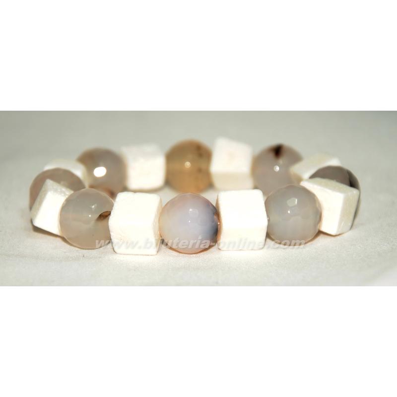 Гривна от ахат и корал