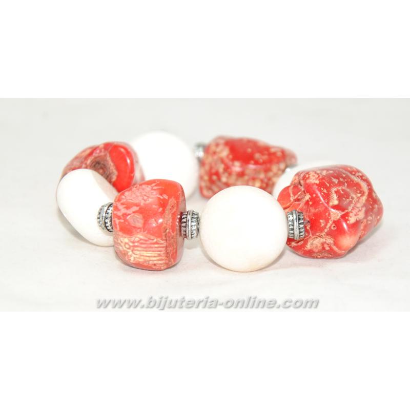 Гривна от корал