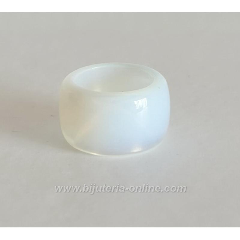 Пръстен от лунен камък