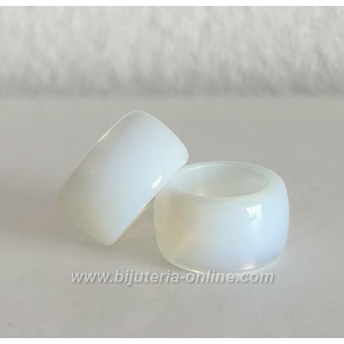 Пръстен от лунен камък