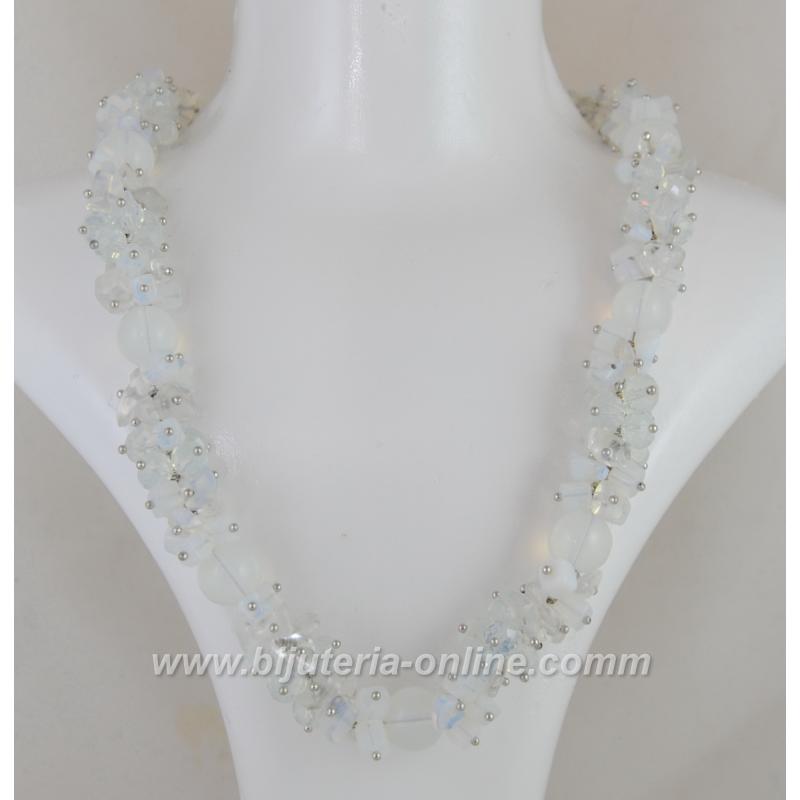 Гердан от лунен камък