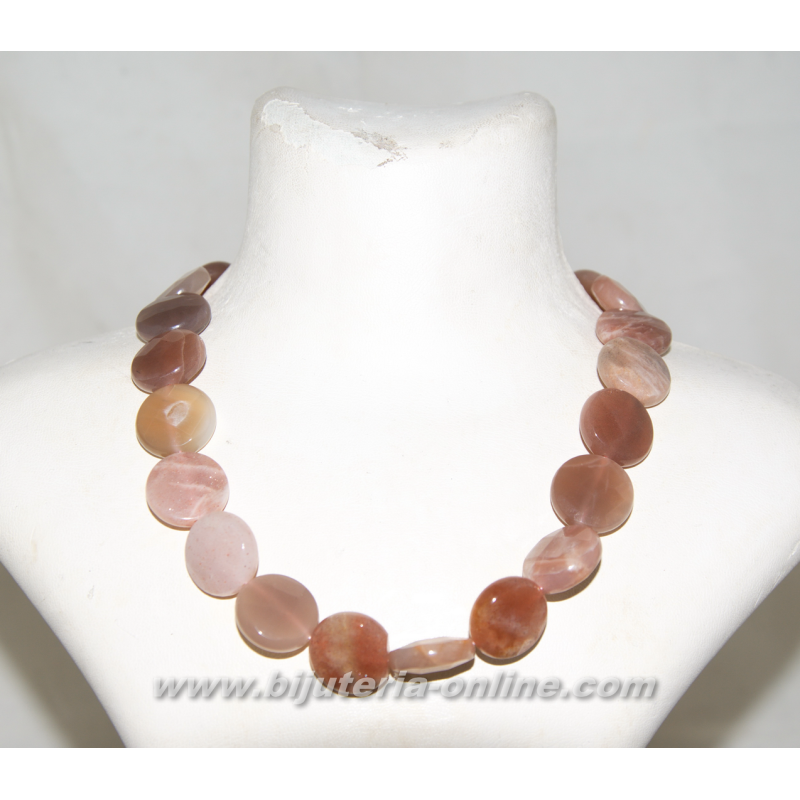 Гердан от лунен камък