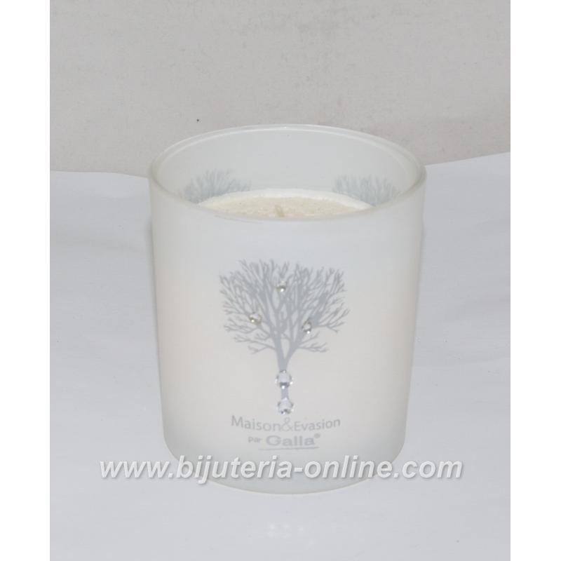 Свещ в чаша 