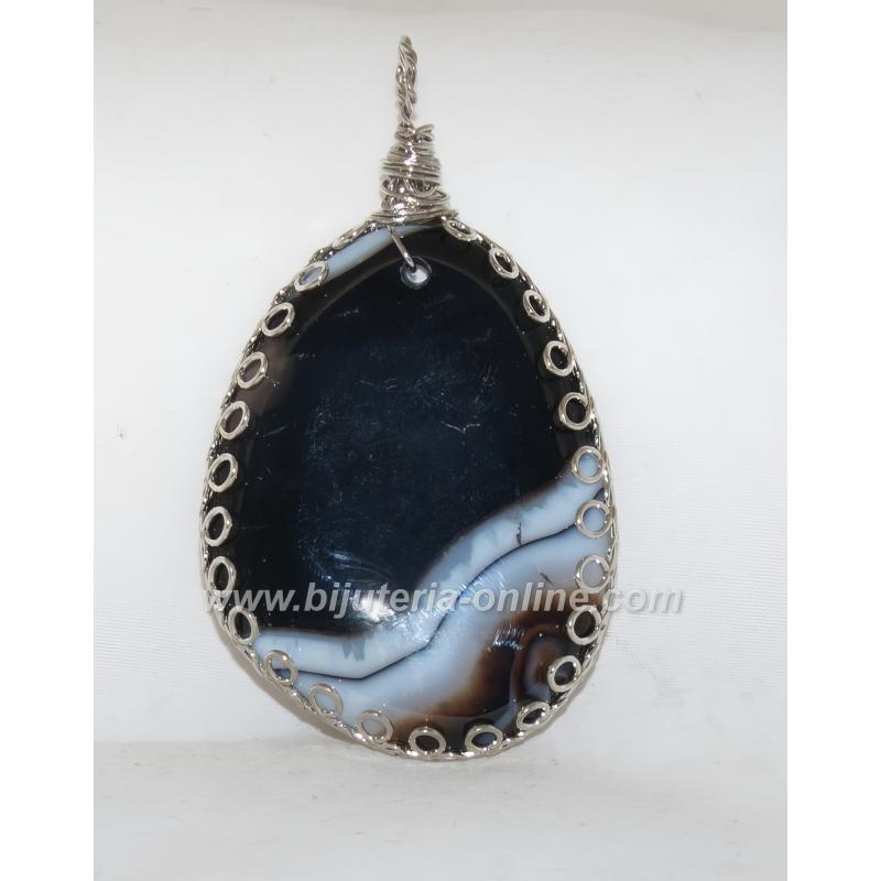 Висулка от сардоникс