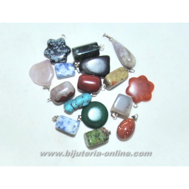 Висулки от разни камъни