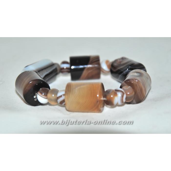 Гривна и Обеци от ахат