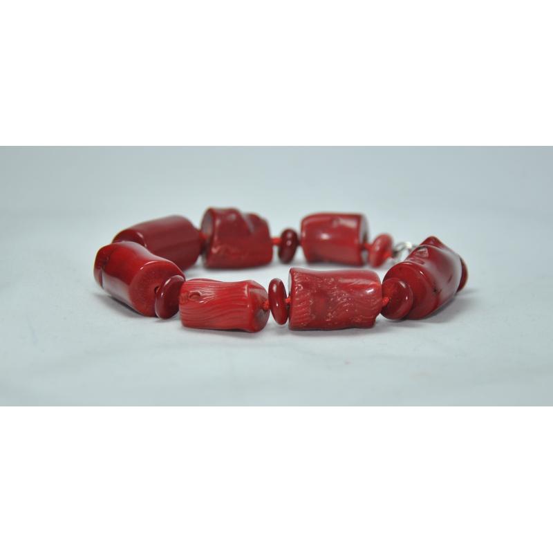 Гривна от корал